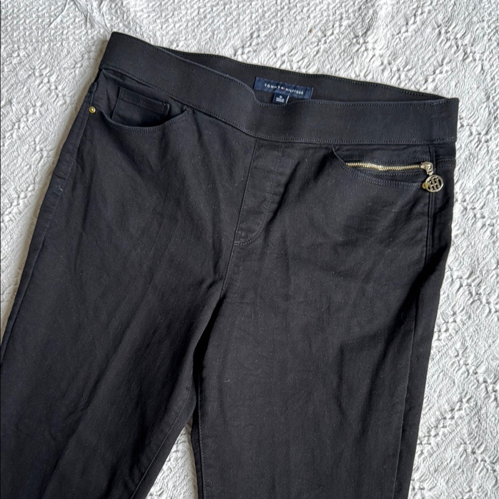 Tommy Hilfiger Black and Gold Ankle Cropped Pants